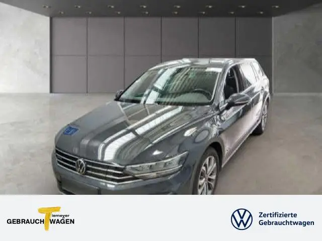 Photo 1 : Volkswagen Passat 2021 Hybrid