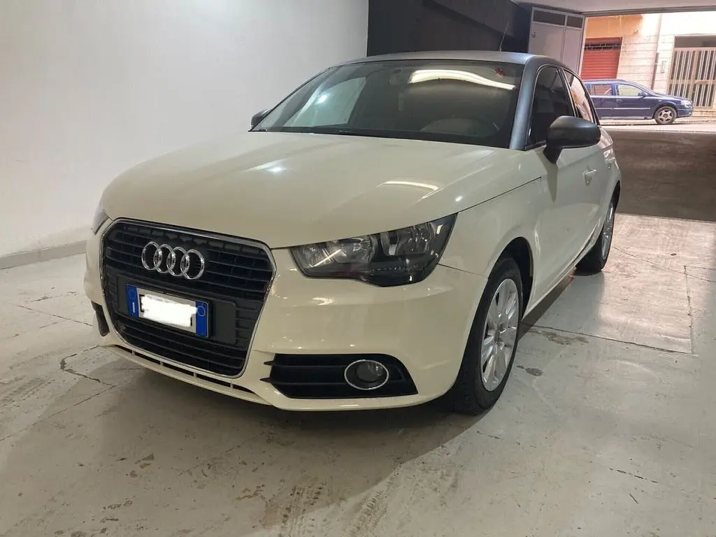 Photo 1 : Audi A1 2015 Diesel