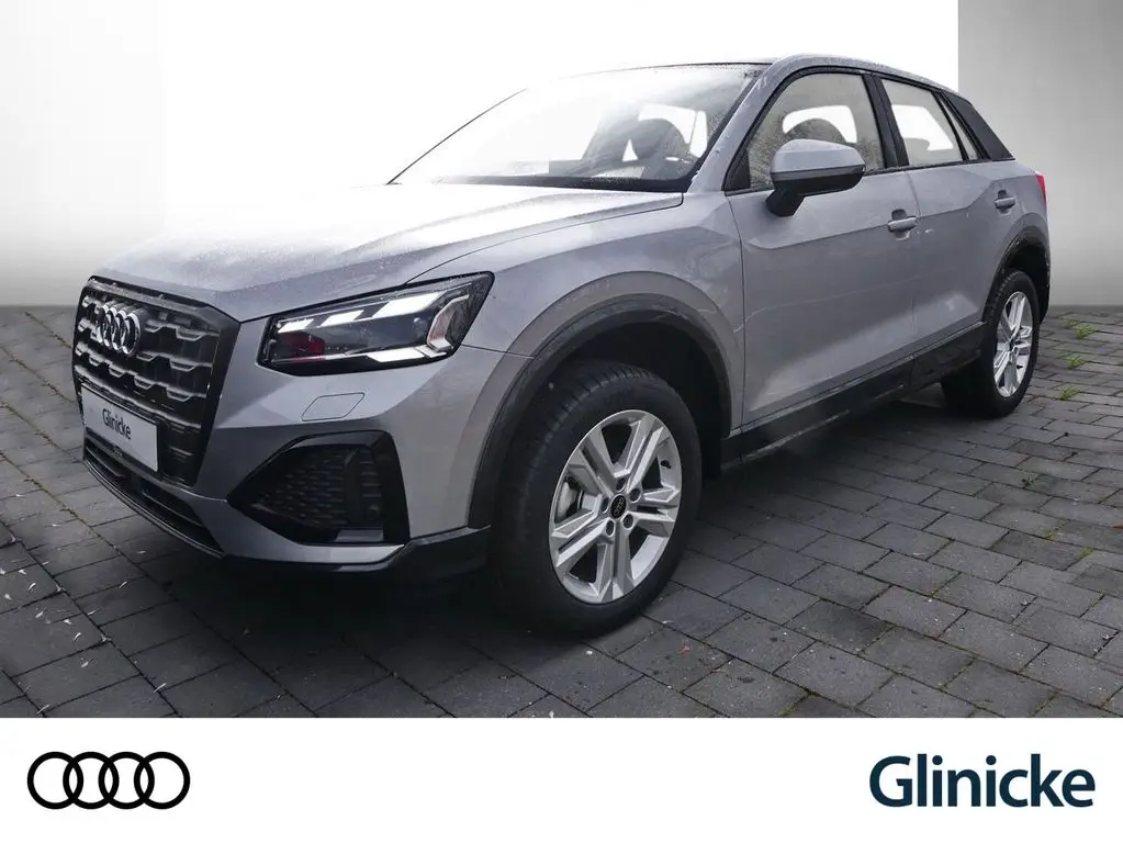 Photo 1 : Audi Q2 2024 Petrol