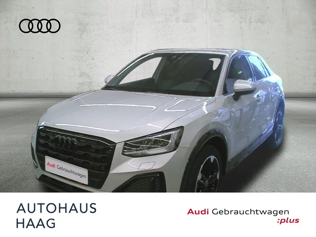 Photo 1 : Audi Q2 2024 Petrol