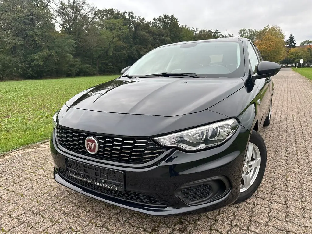 Photo 1 : Fiat Tipo 2016 Essence