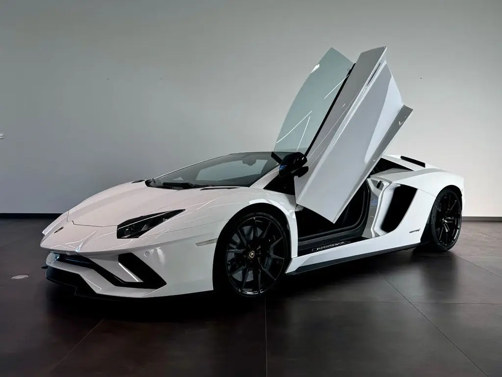 Photo 1 : Lamborghini Aventador 2019 Petrol