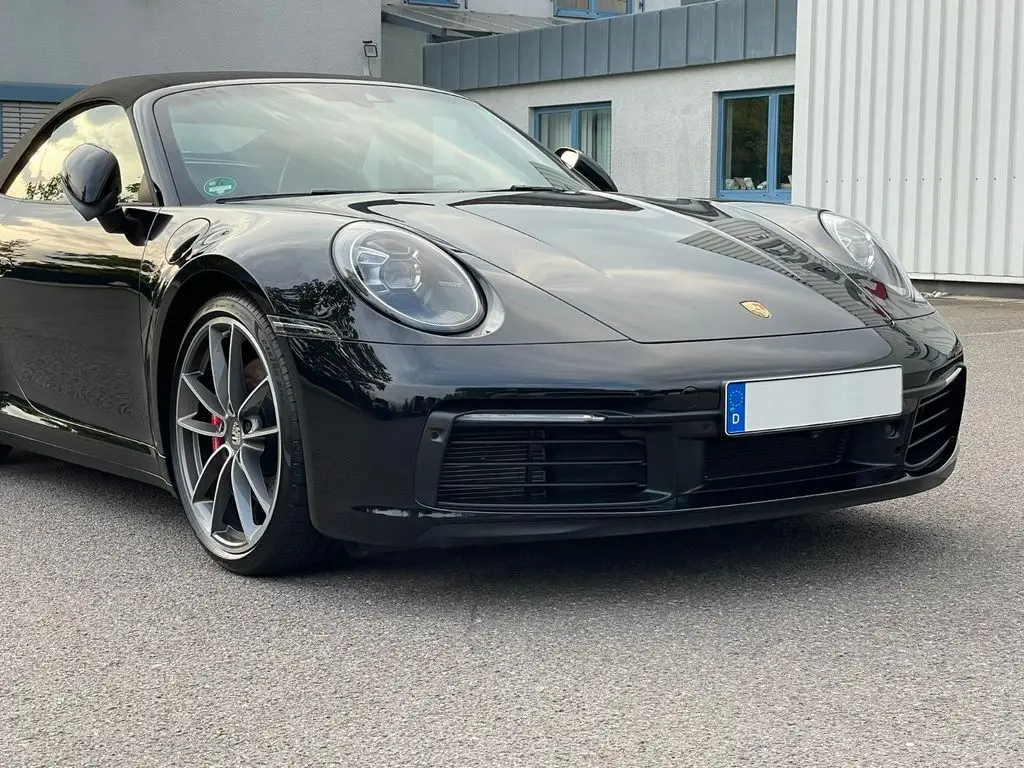 Photo 1 : Porsche 992 2019 Petrol