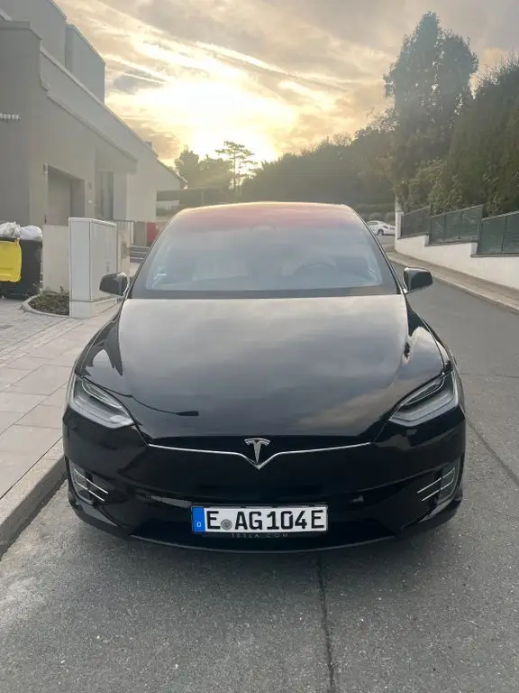 Photo 1 : Tesla Model X 2020 Non renseigné