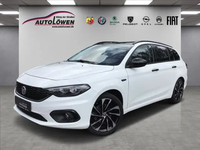 Photo 1 : Fiat Tipo 2018 Petrol