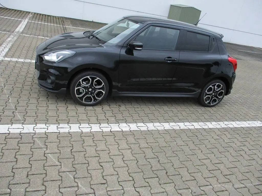 Photo 1 : Suzuki Swift 2019 Petrol