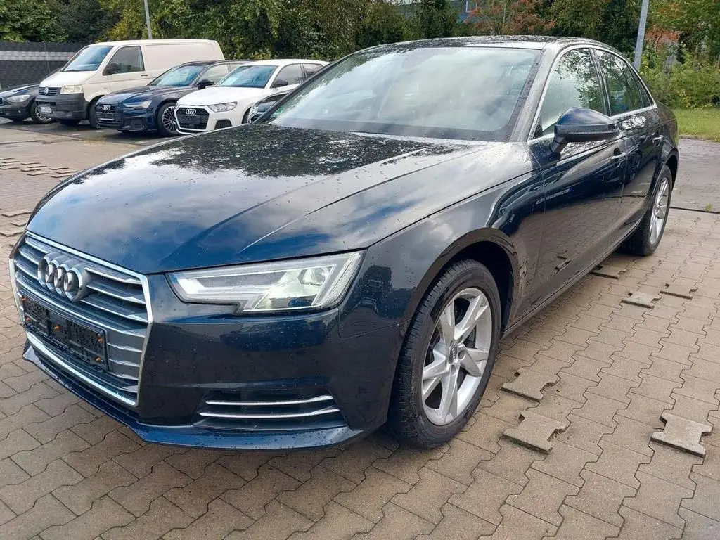 Photo 1 : Audi A4 2016 Petrol