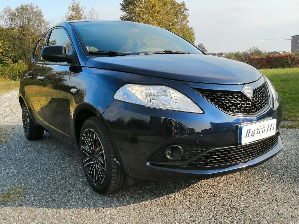 Photo 1 : Lancia Ypsilon 2018 GPL