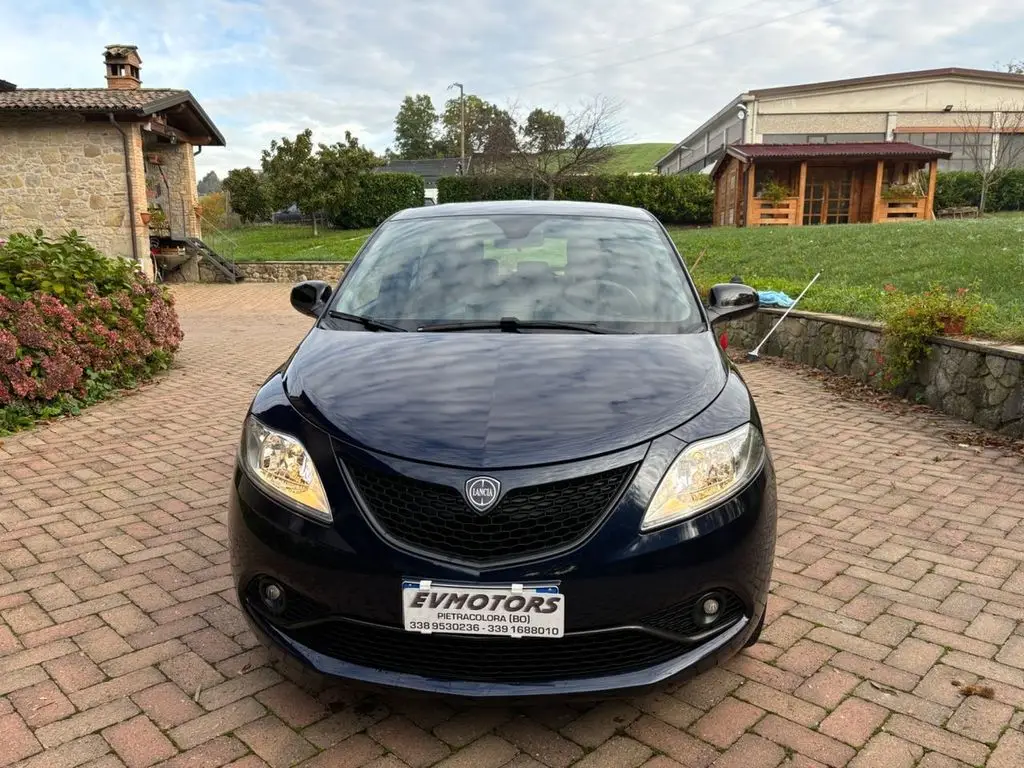 Photo 1 : Lancia Ypsilon 2018 GPL