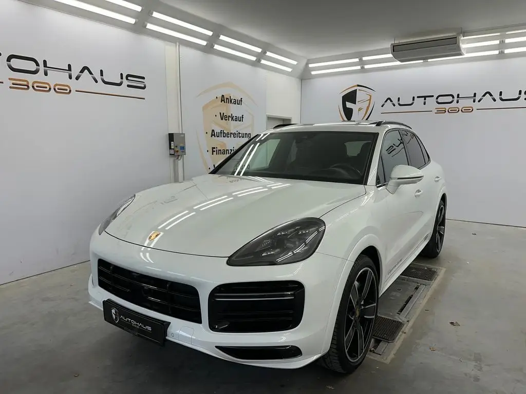 Photo 1 : Porsche Cayenne 2020 Petrol