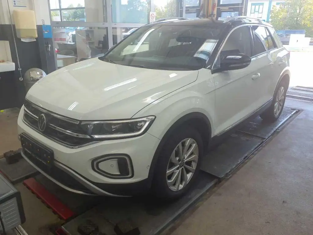 Photo 1 : Volkswagen T-roc 2022 Essence