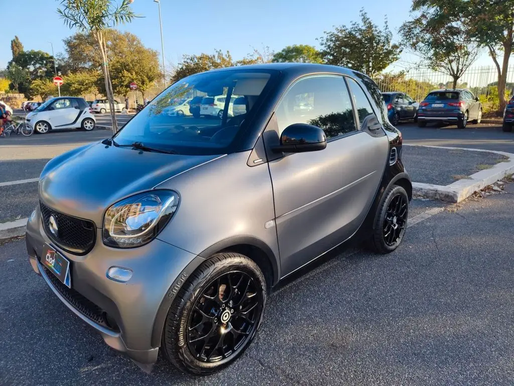 Photo 1 : Smart Fortwo 2016 Petrol