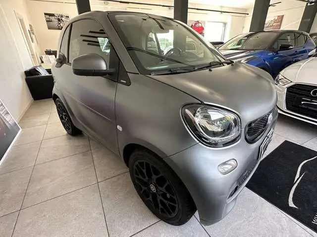 Photo 1 : Smart Fortwo 2016 Petrol