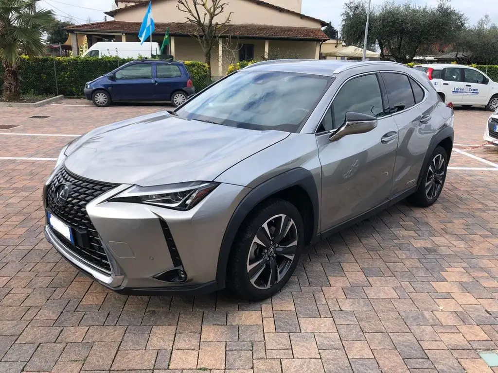 Photo 1 : Lexus Ux 2020 Hybrid