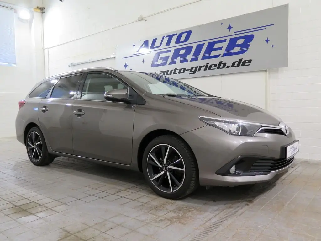 Photo 1 : Toyota Auris 2018 Essence