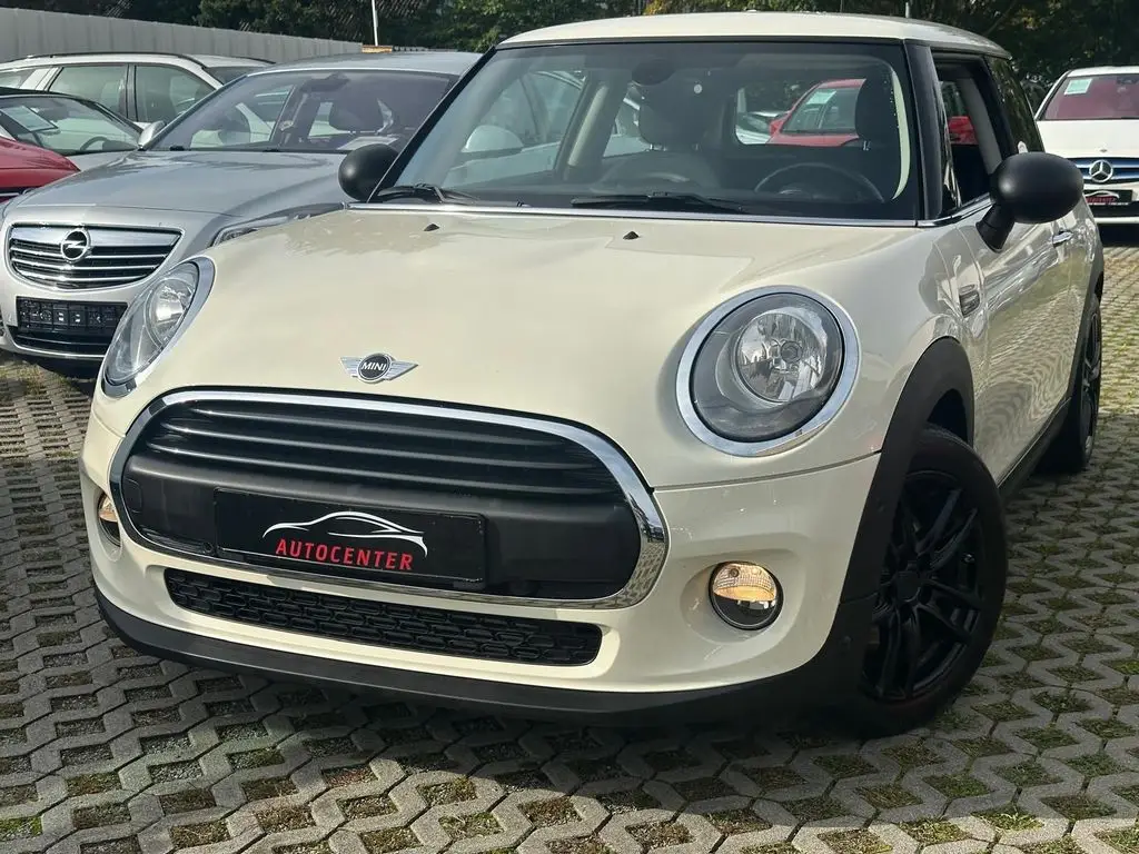 Photo 1 : Mini One 2016 Petrol