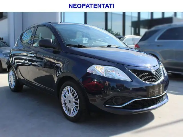 Photo 1 : Lancia Ypsilon 2017 Essence