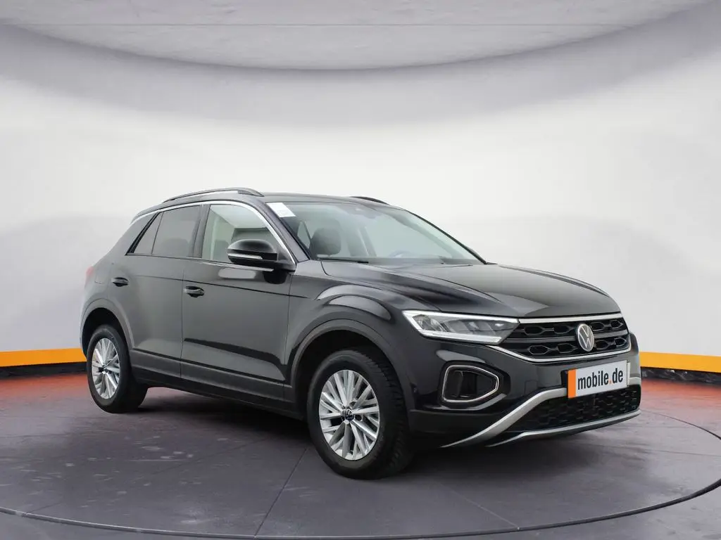 Photo 1 : Volkswagen T-roc 2023 Essence