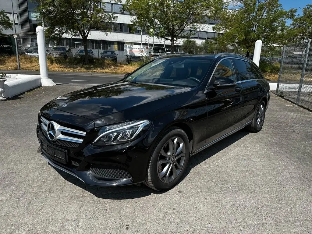 Photo 1 : Mercedes-benz Classe C 2017 Petrol