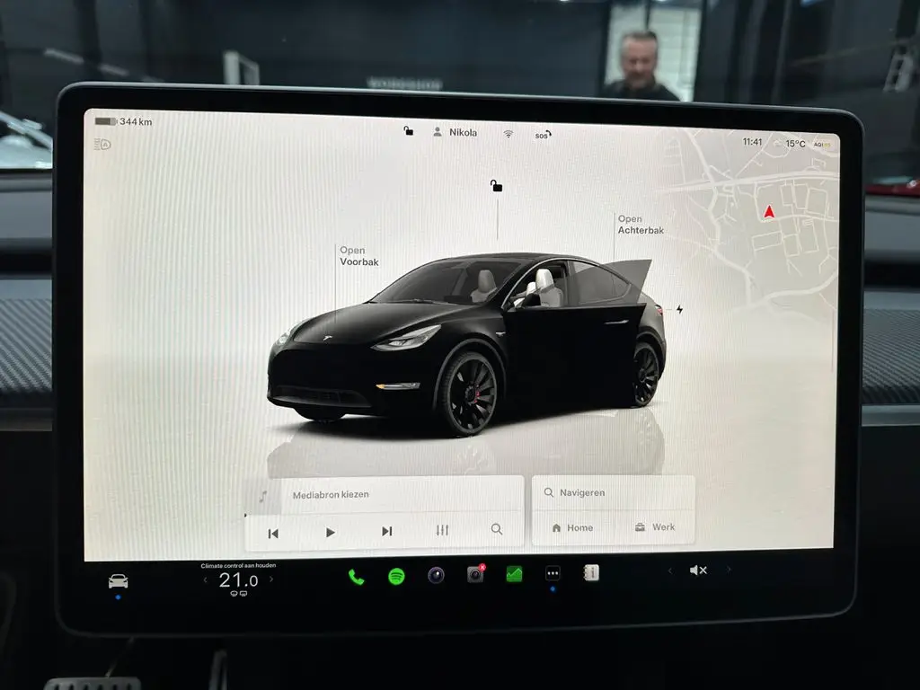 Photo 1 : Tesla Model Y 2023 Non renseigné