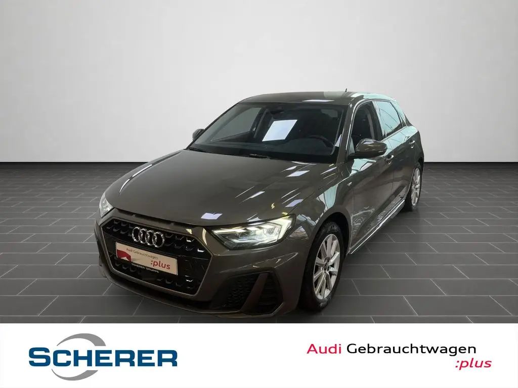 Photo 1 : Audi A1 2023 Essence