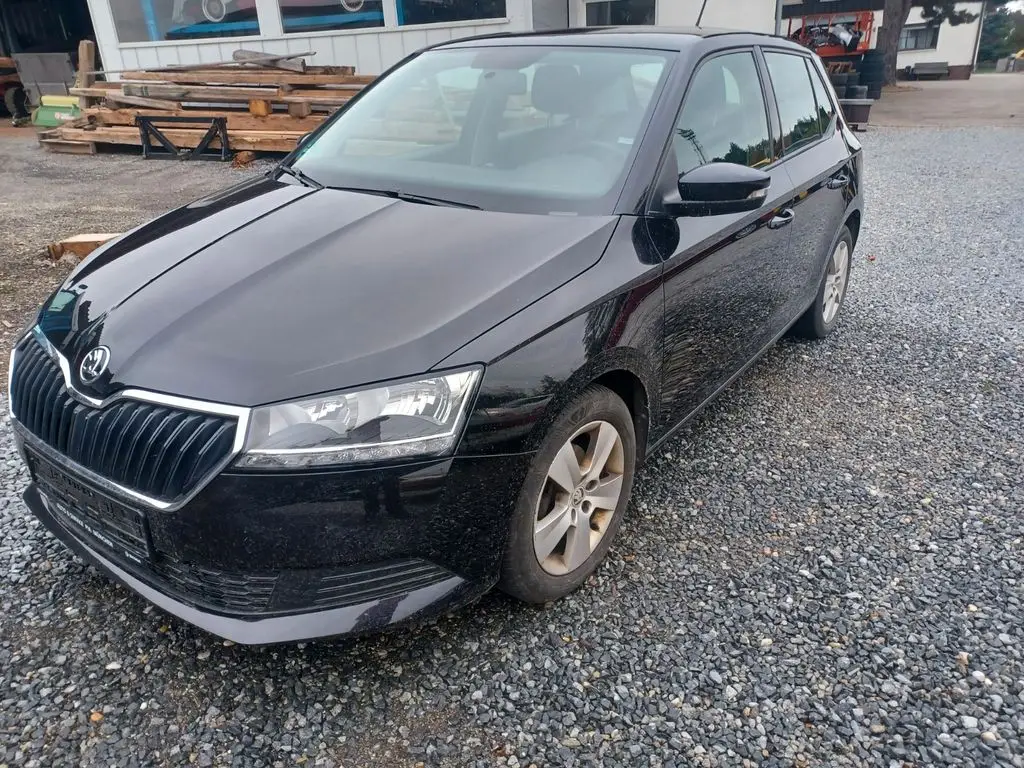 Photo 1 : Skoda Fabia 2021 Essence