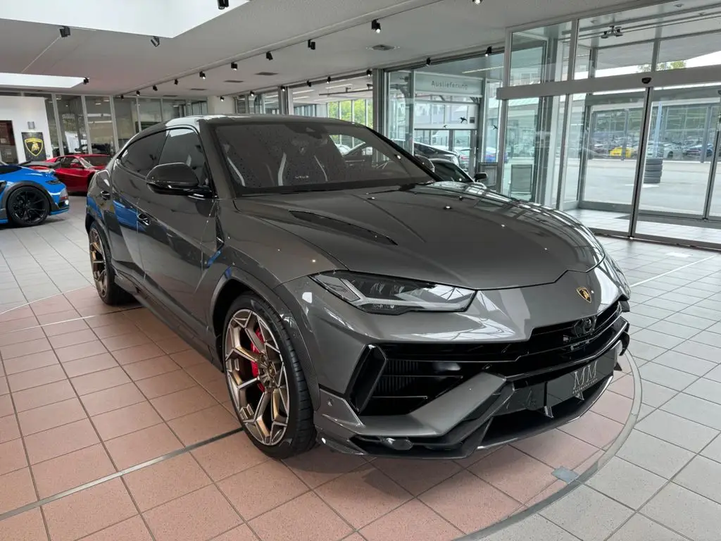 Photo 1 : Lamborghini Urus 2024 Petrol