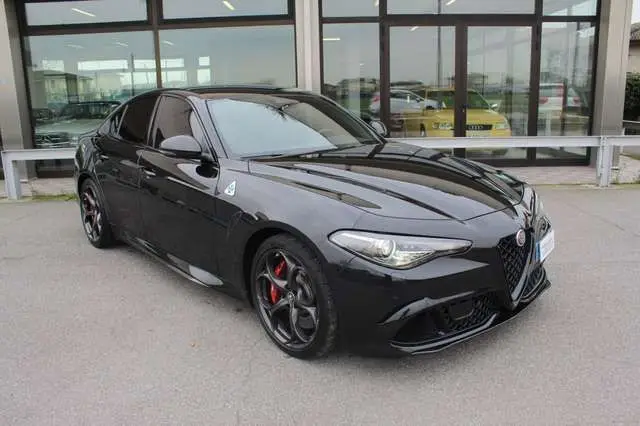 Photo 1 : Alfa Romeo Giulia 2021 Essence