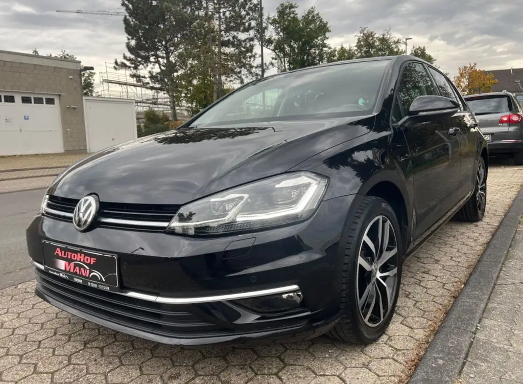 Photo 1 : Volkswagen Golf 2017 Petrol