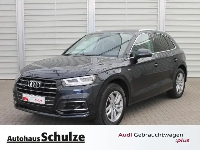 Photo 1 : Audi Q5 2020 Hybride