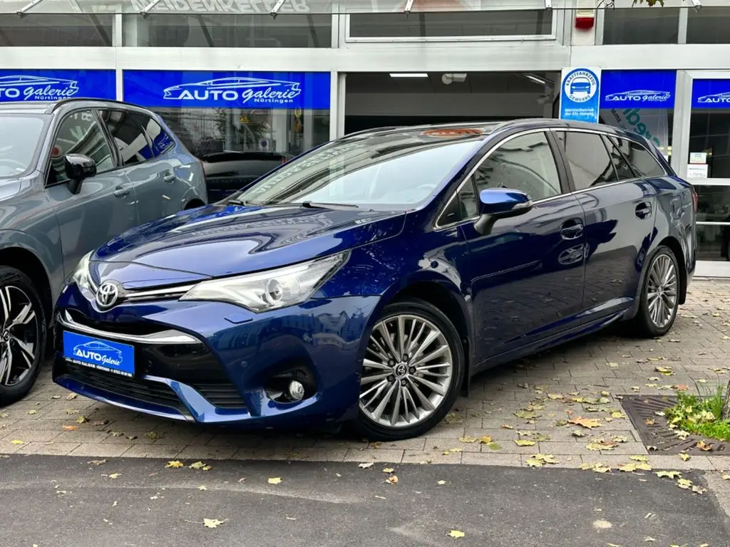 Photo 1 : Toyota Avensis 2015 Diesel