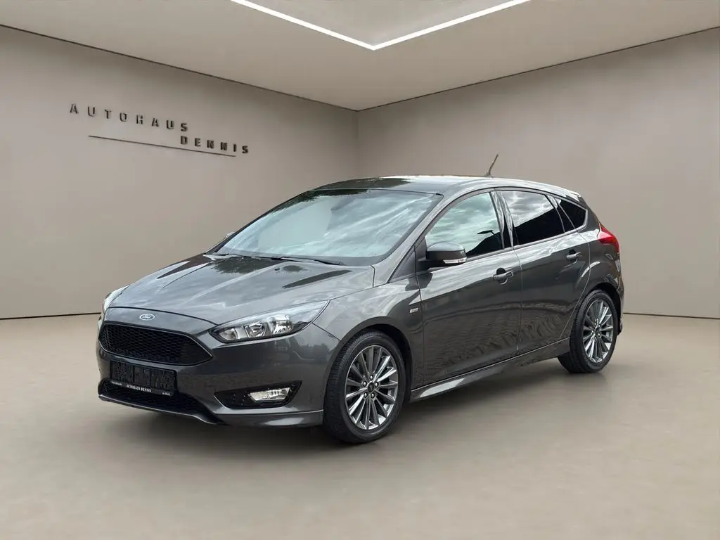 Photo 1 : Ford Focus 2017 Petrol