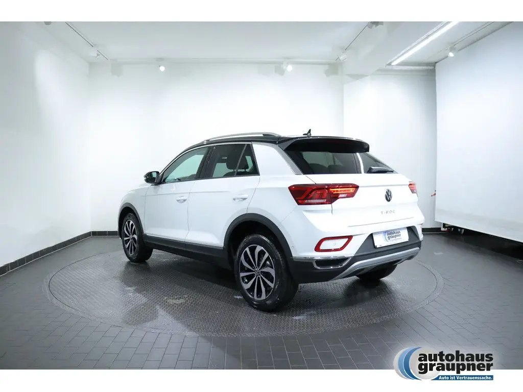 Photo 1 : Volkswagen T-roc 2024 Essence