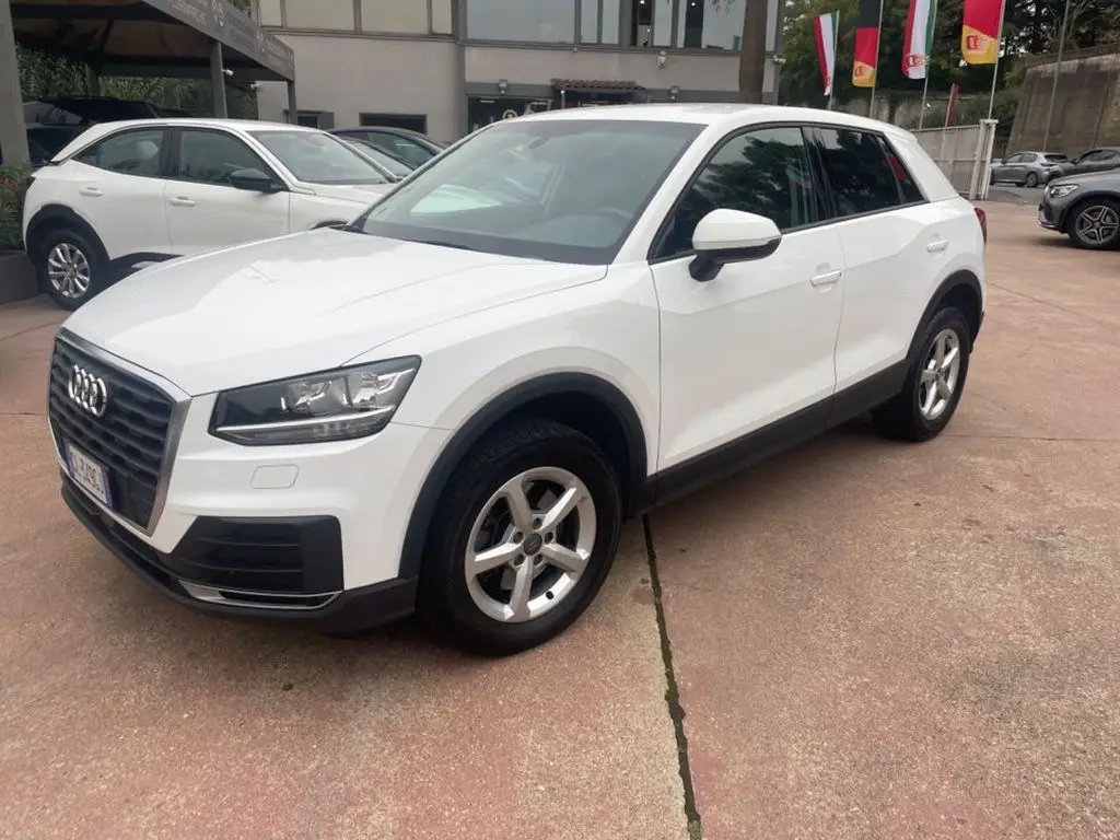 Photo 1 : Audi Q2 2018 Petrol