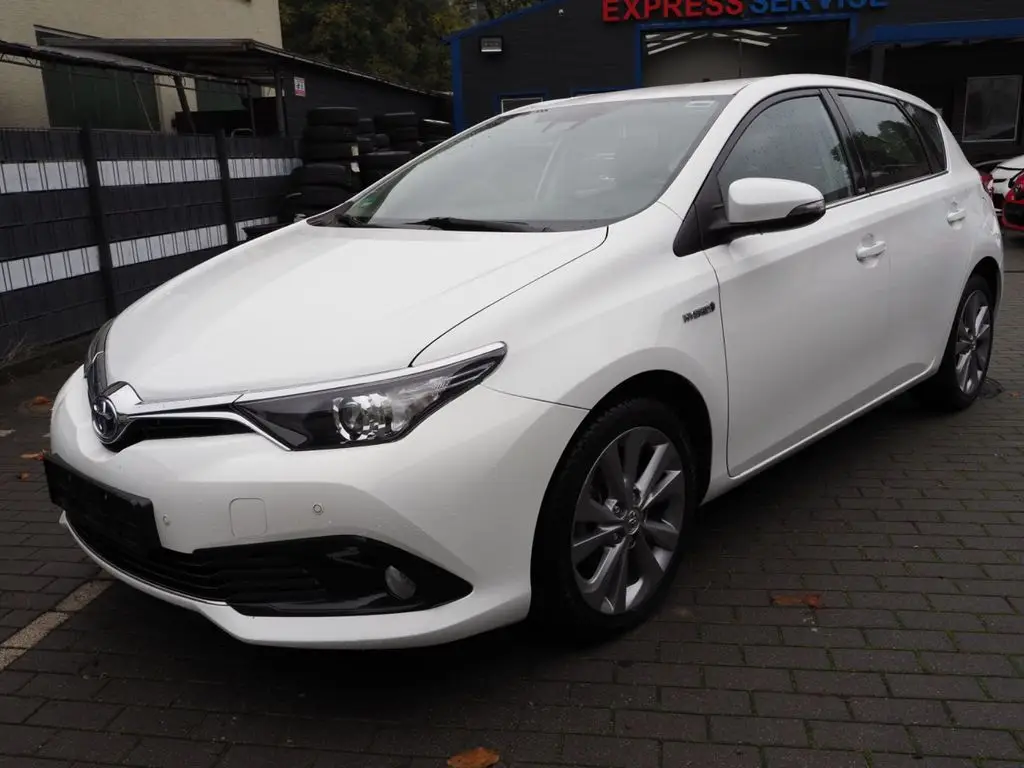 Photo 1 : Toyota Auris 2016 Hybride