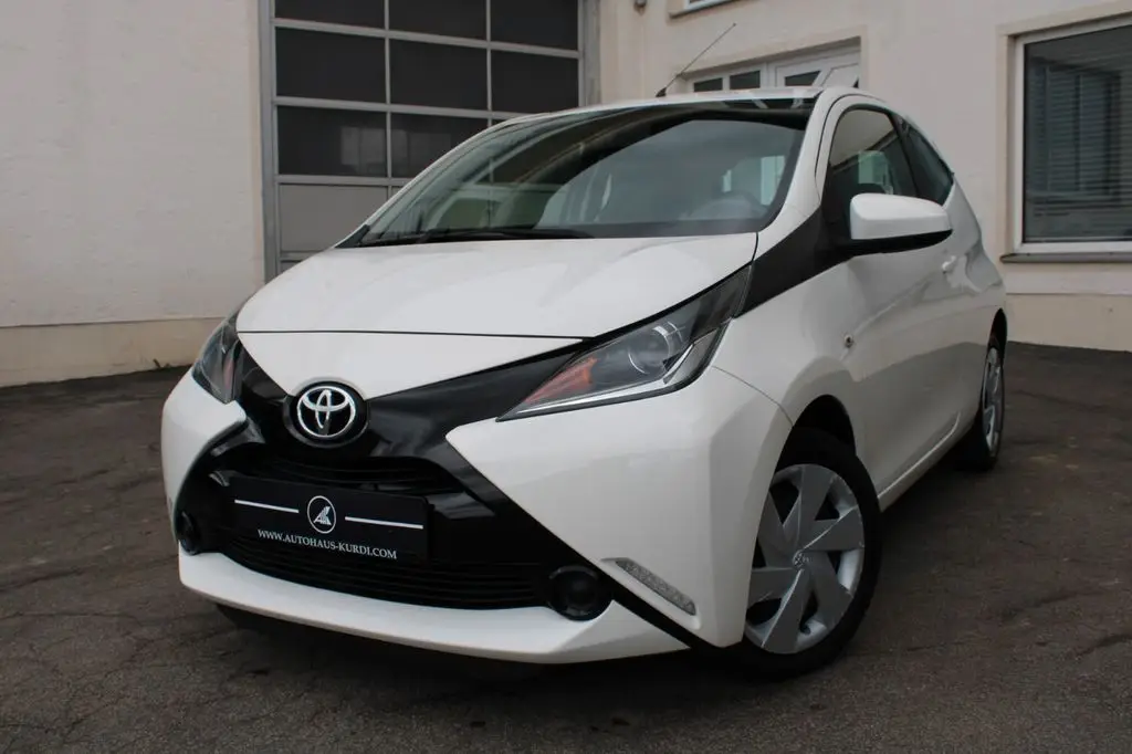 Photo 1 : Toyota Aygo X 2016 Petrol