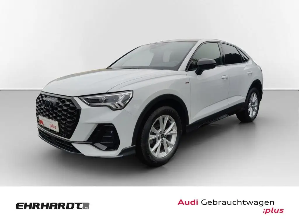 Photo 1 : Audi Q3 2023 Petrol