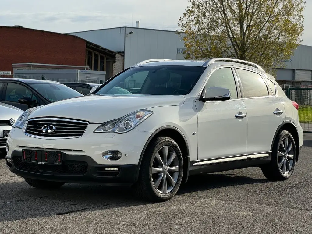 Photo 1 : Infiniti Qx50 2016 Petrol