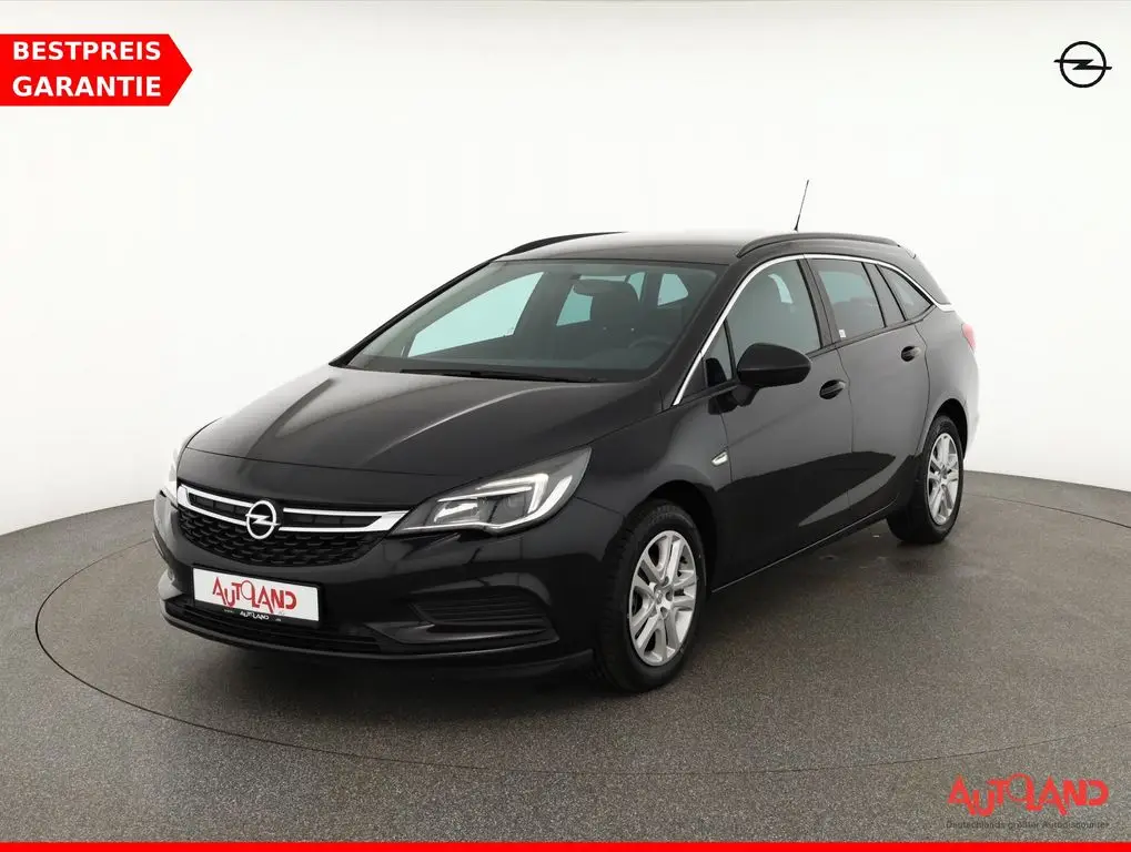 Photo 1 : Opel Astra 2016 Petrol