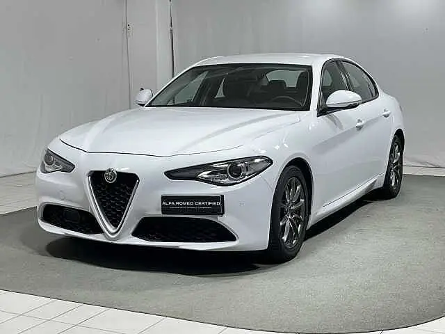 Photo 1 : Alfa Romeo Giulia 2017 Petrol