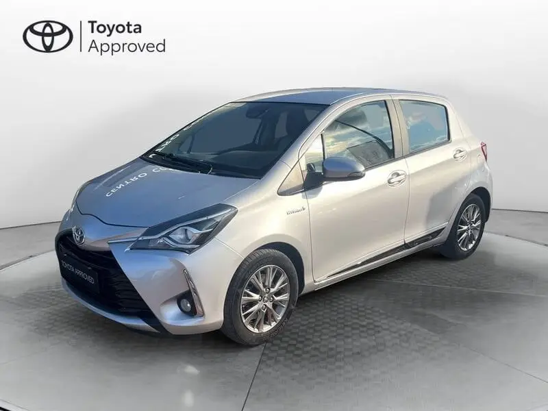 Photo 1 : Toyota Yaris 2017 Hybrid