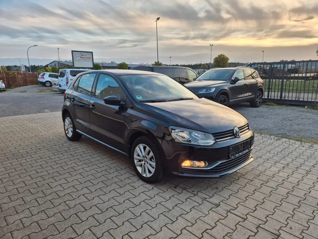 Photo 1 : Volkswagen Polo 2015 Petrol