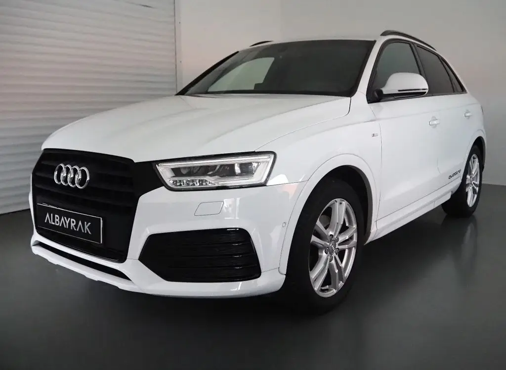 Photo 1 : Audi Q3 2015 Essence