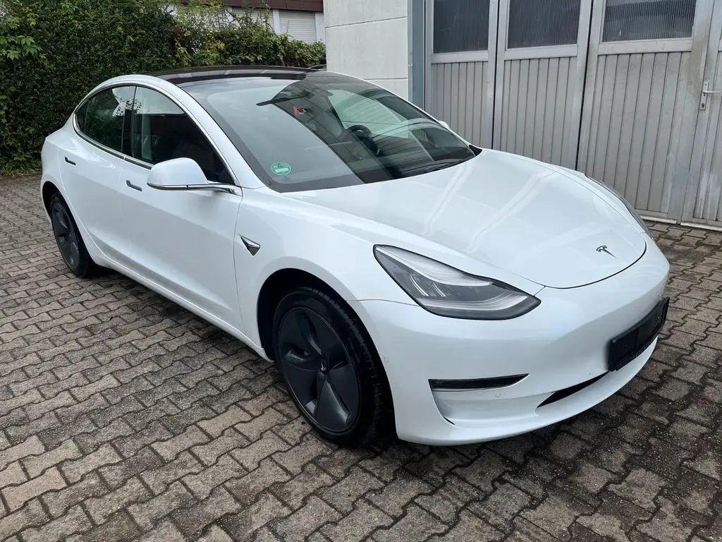 Photo 1 : Tesla Model 3 2020 Non renseigné