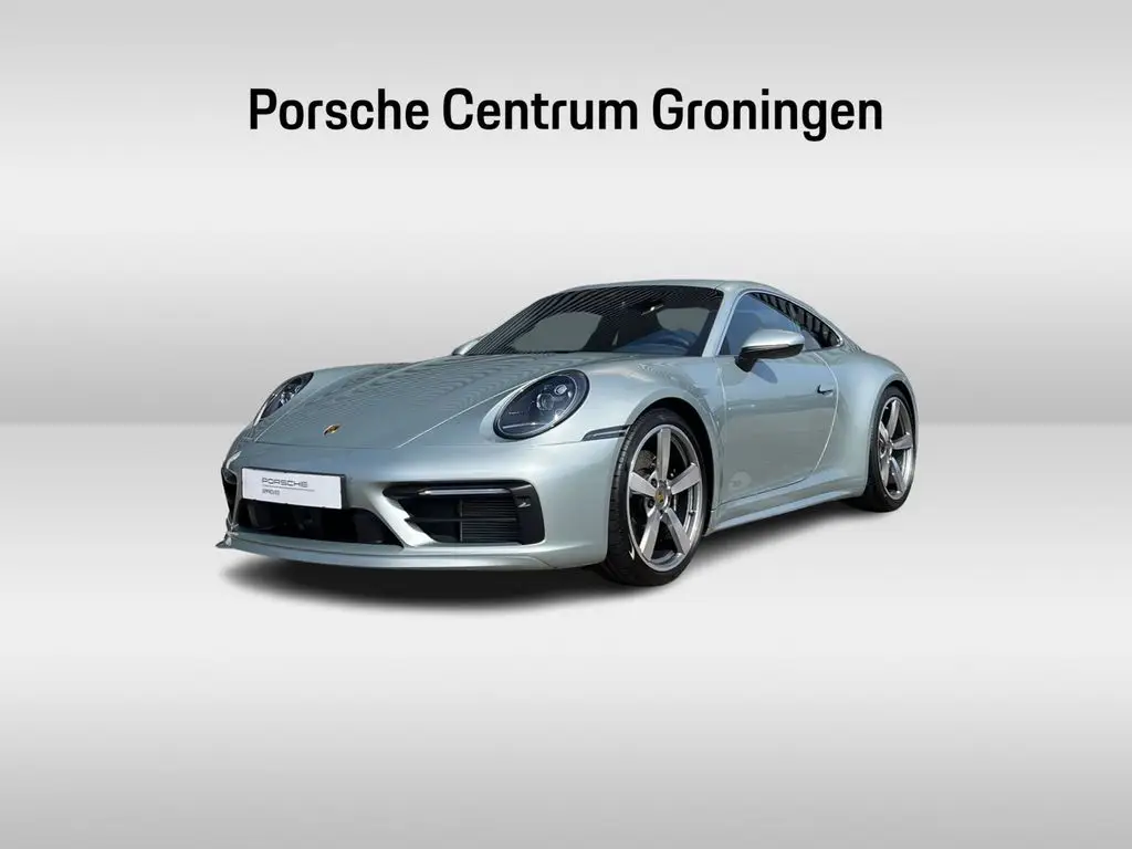 Photo 1 : Porsche 992 2022 Essence