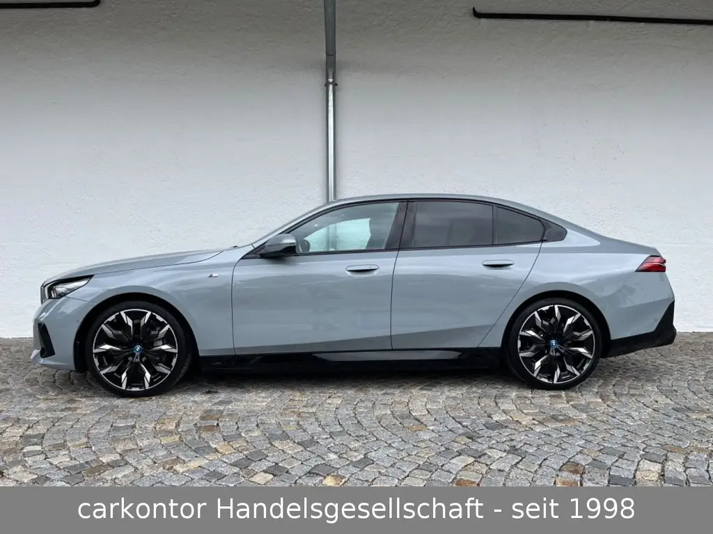 Photo 1 : Bmw I5 2023 Non renseigné