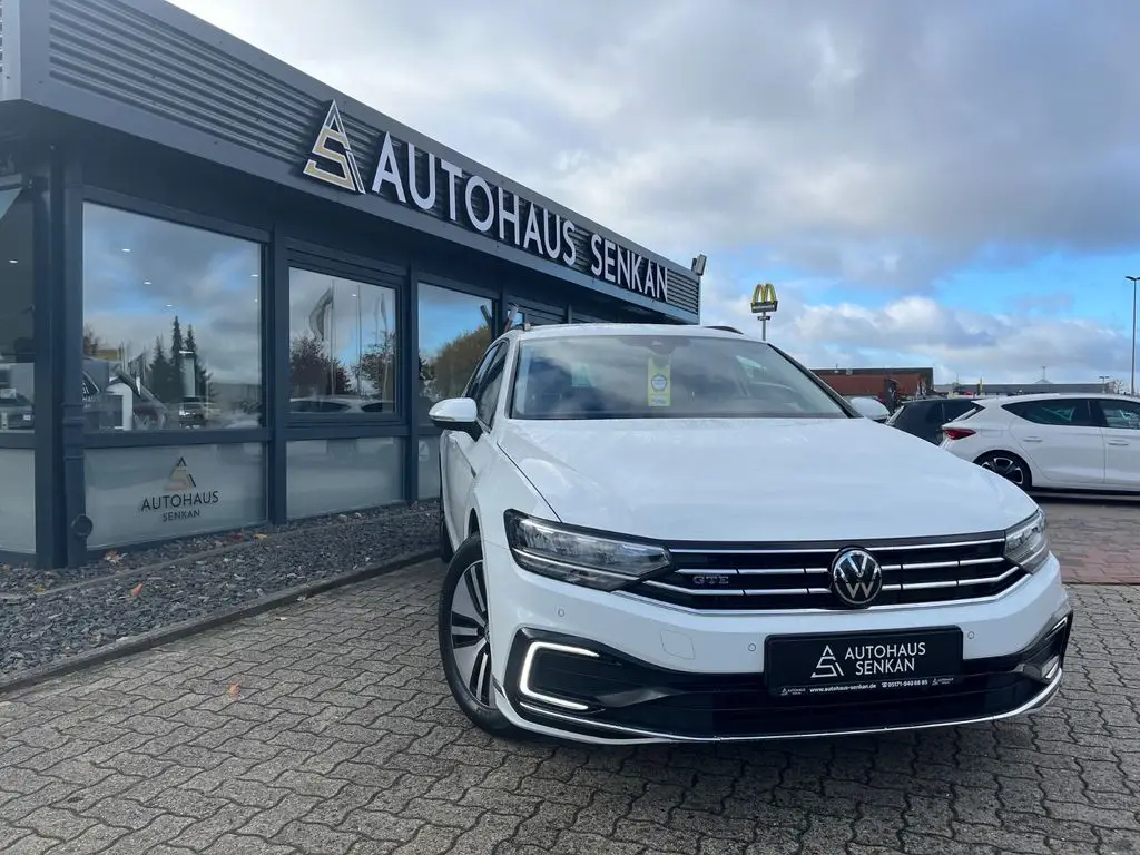 Photo 1 : Volkswagen Passat 2021 Hybrid