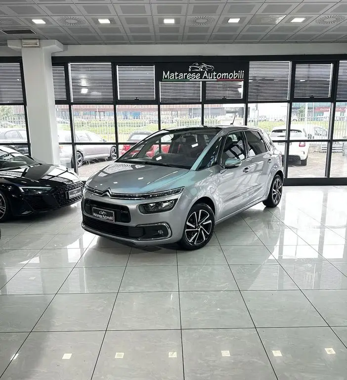 Photo 1 : Citroen C4 2019 Petrol