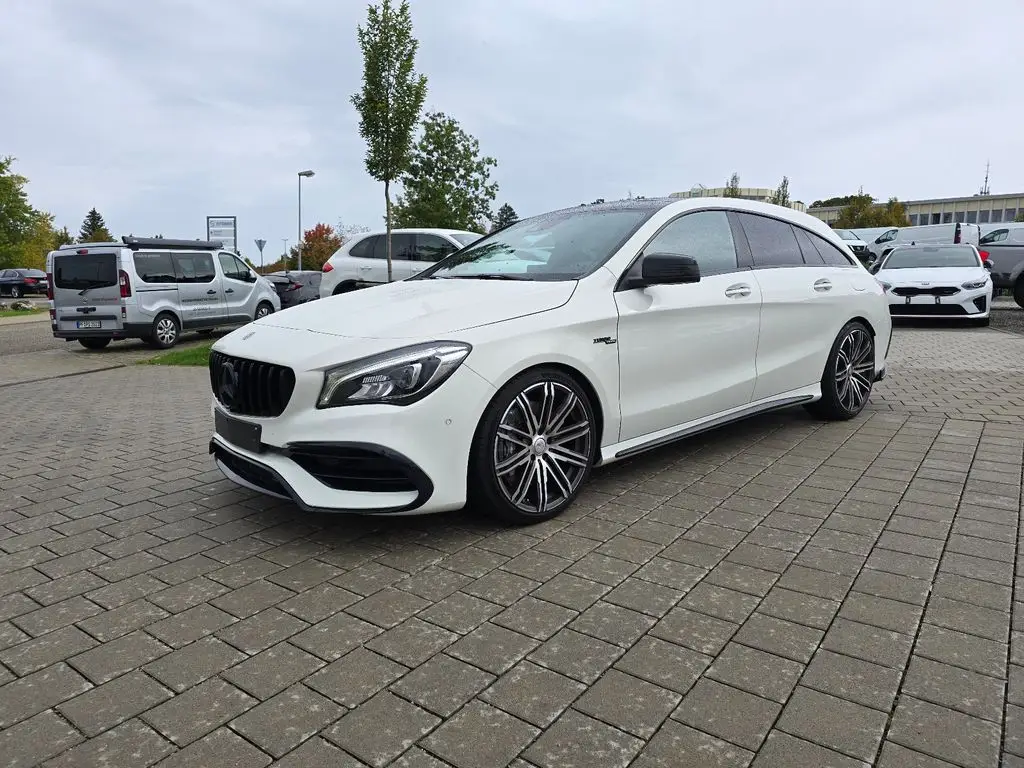 Photo 1 : Mercedes-benz Classe Cla 2017 Essence