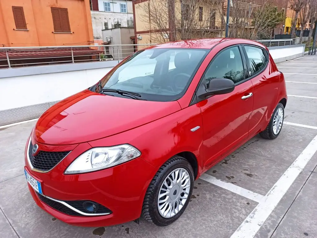 Photo 1 : Lancia Ypsilon 2015 GPL